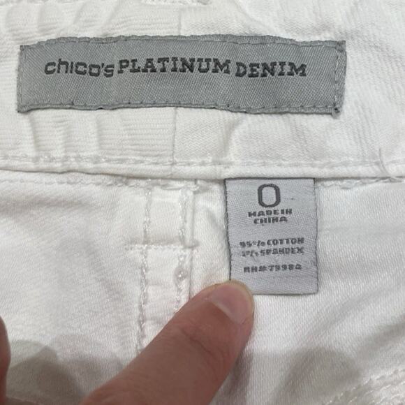 CHICO'S Platinum Denim White Capri Jeans 0 US 4, Coastal Casual Nautical Preppy - Picture 8 of 10